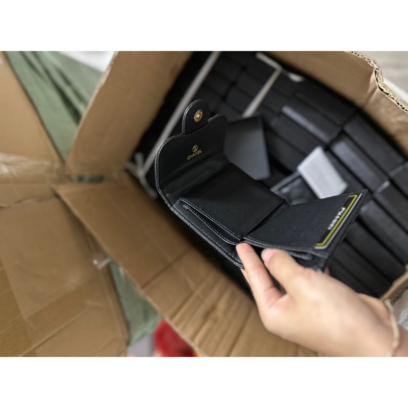 Ví mini Chan nel trần ô dáng vuông