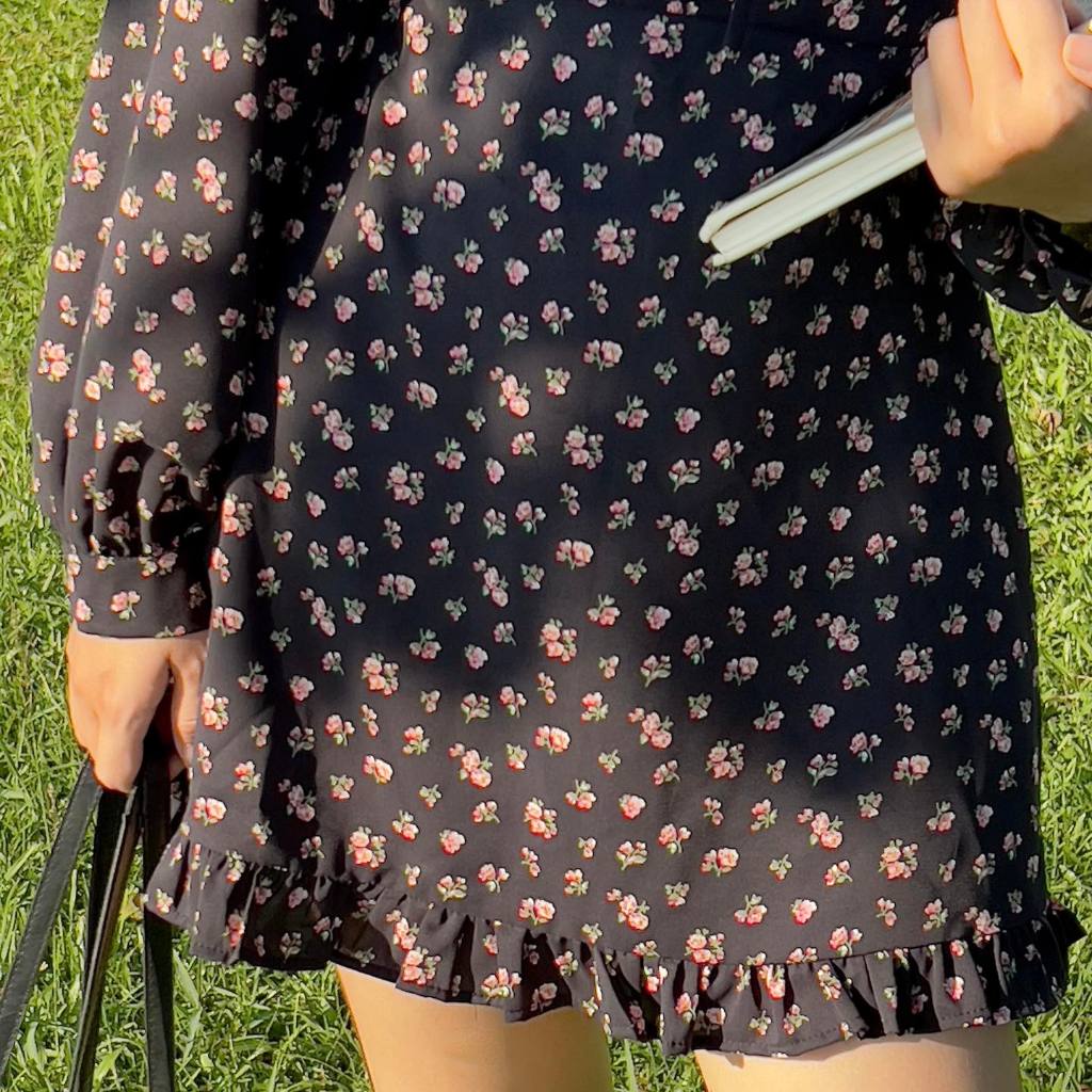 Váy hoa nhí dài tay phối đuôi bèo Naked By V -  Lichi Dress