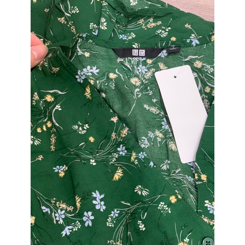 Váy in hoa nhí uniqlo