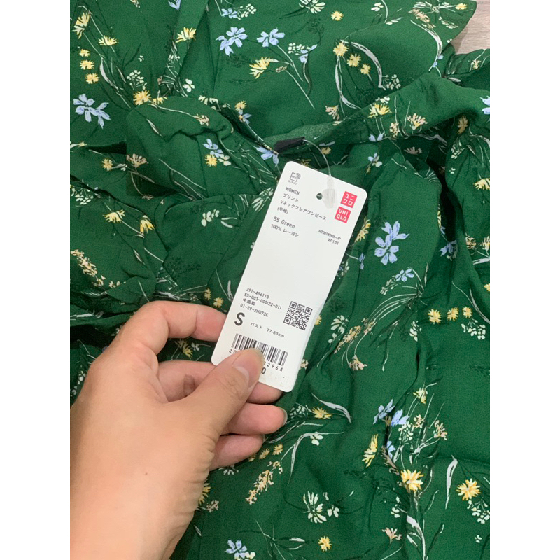 Váy in hoa nhí uniqlo