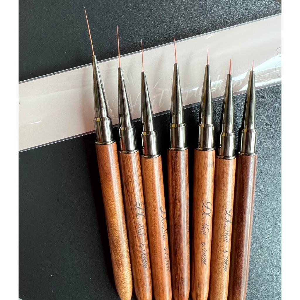 Cọ vẽ nét nail cán gỗ DC Nail Vẽ Móng