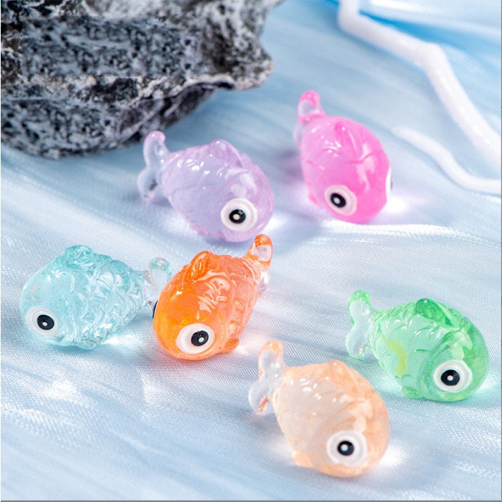 Charm dạ quang tượng cá phát sáng dễ thương để bàn, decor terrarium