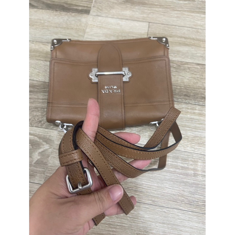 Túi si hiệu Prada