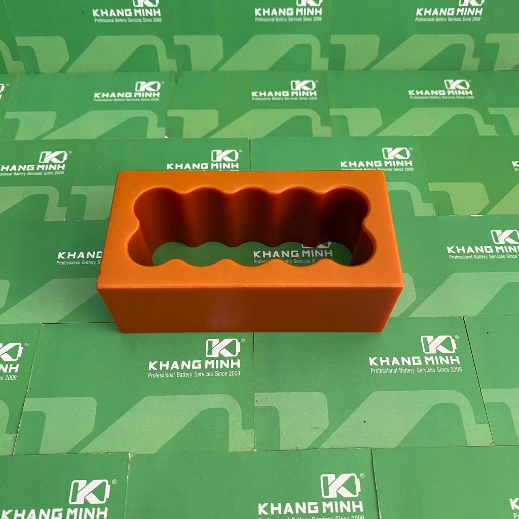 Khuôn kẹp pin 18650 21700 26650 phíp đúc cao cấp và có nam châm hít cực mạnh