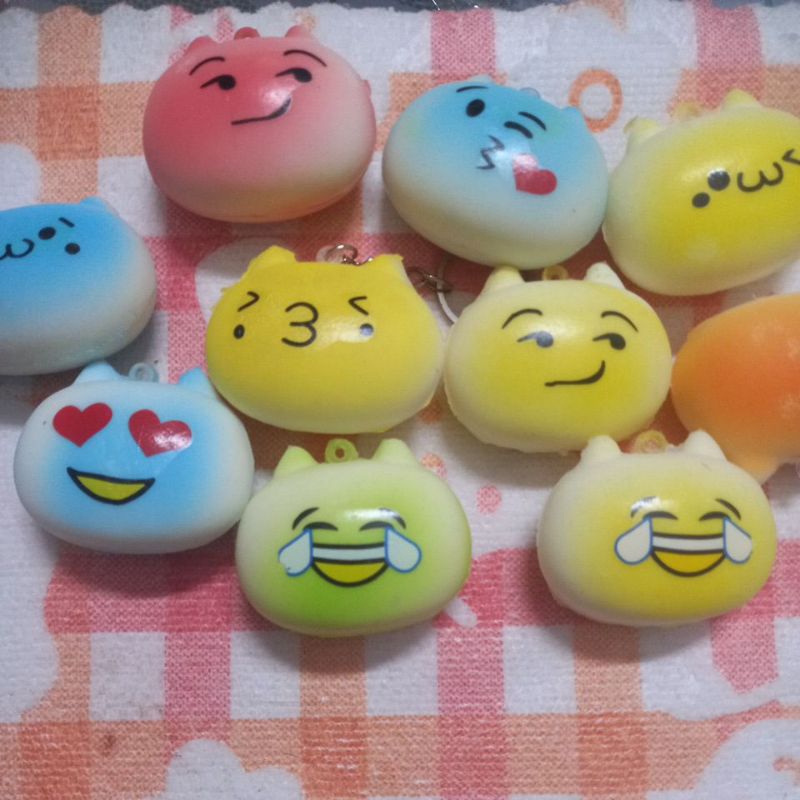 Squishy icon mèo lạ chất xưa hàng new