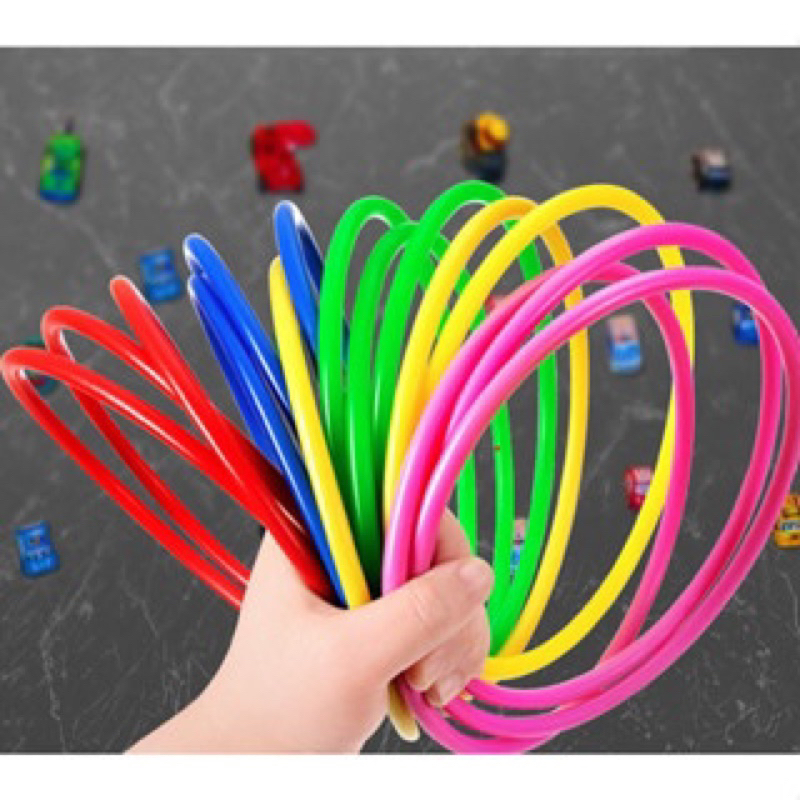 Đồ chơi set 5 vòng ném bằng nhựa nhiều màu, vòng ném cổ chai, vòng ném xa