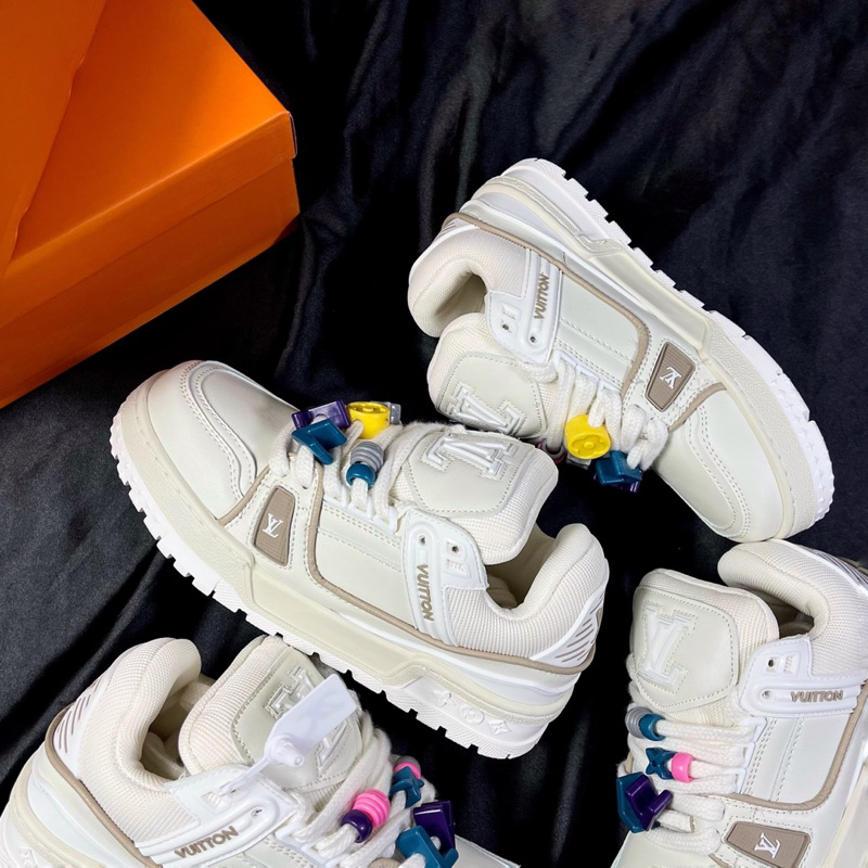 GIÀY L’V TR’NER WHiTE MIX PHỤ KIỆN LAI AU SC
