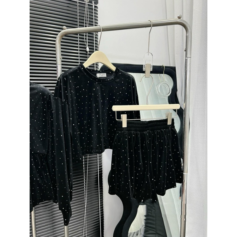 Set Bộ Áo Nhung Dài Tay Đính Đá Mix Quần Sooc Chun Eo