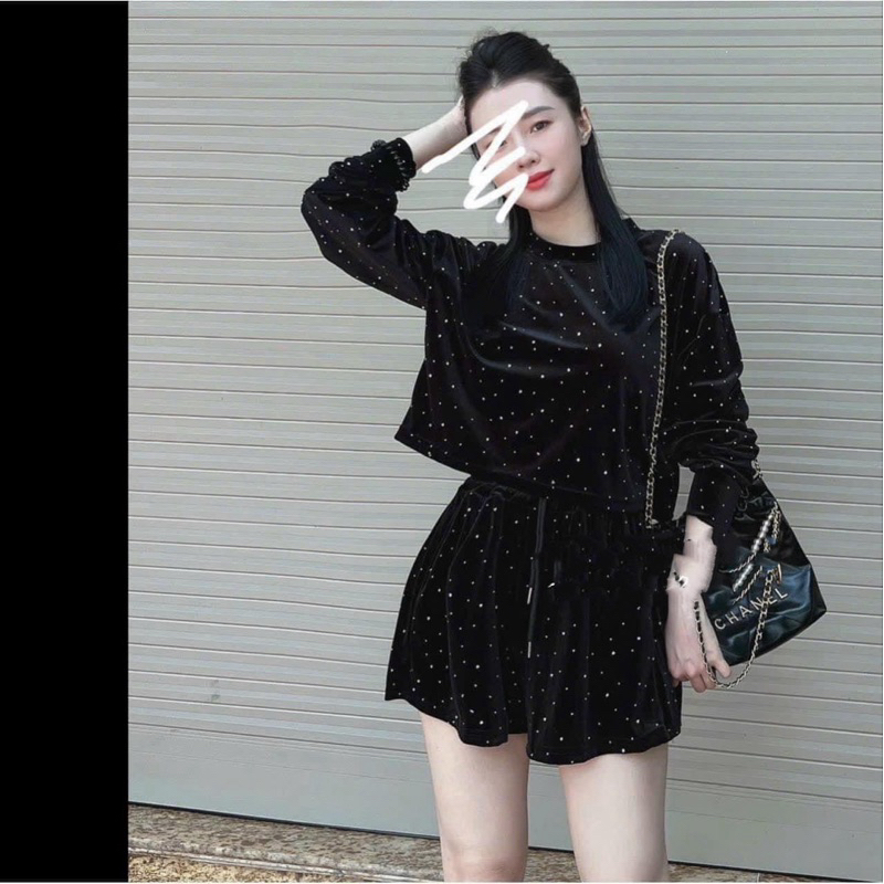 Set Bộ Áo Nhung Dài Tay Đính Đá Mix Quần Sooc Chun Eo