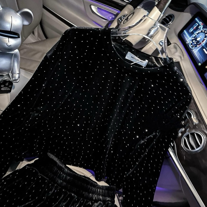 Set Bộ Áo Nhung Dài Tay Đính Đá Mix Quần Sooc Chun Eo