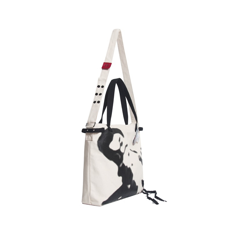 Túi đeo chéo Shadow Bag.