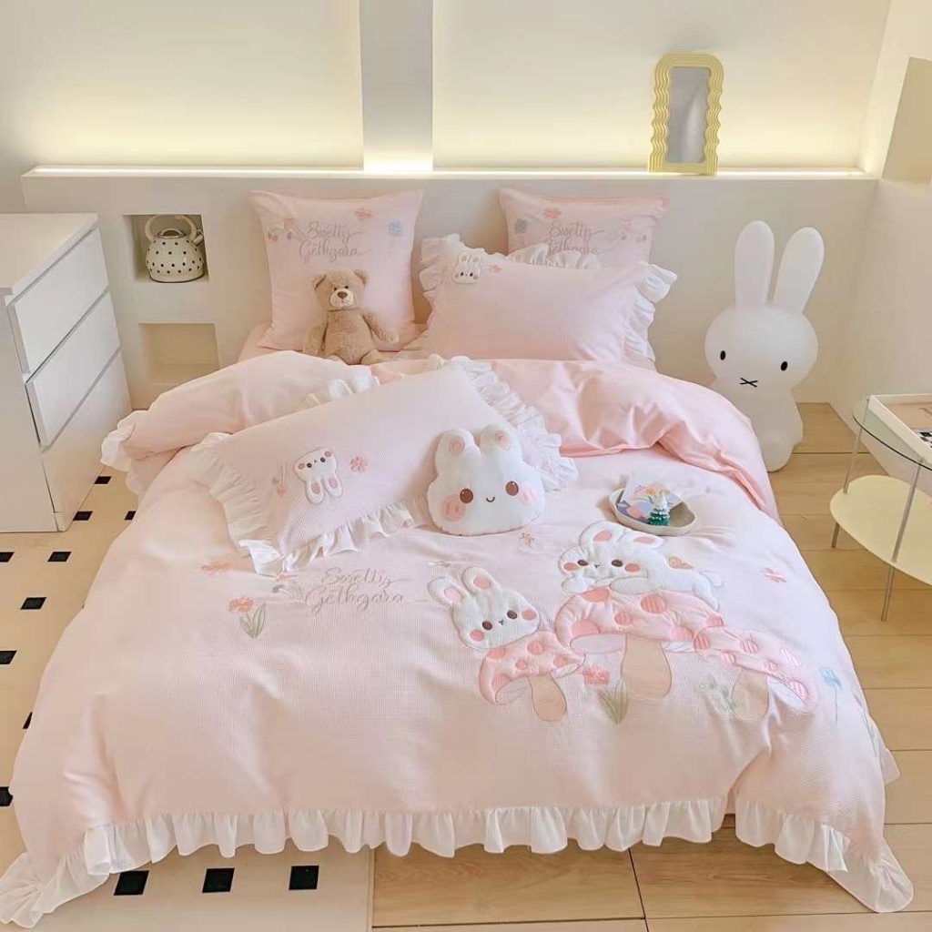 Set Chăn Ga Gối Love Baby dành cho bé chất Cotton Linen cao cấp mềm mại thoáng mát.