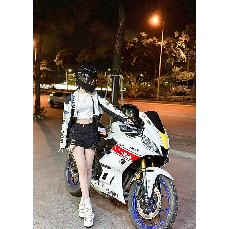 Mũ bảo hiểm Royal M266 đen + Tai mèo to gắn mũ, tặng kíh trắng khi đặt mũ kíh màu vàng, đen 7màu