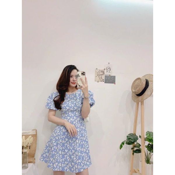 Đầm hoa nhí thiết kế cổ tròn