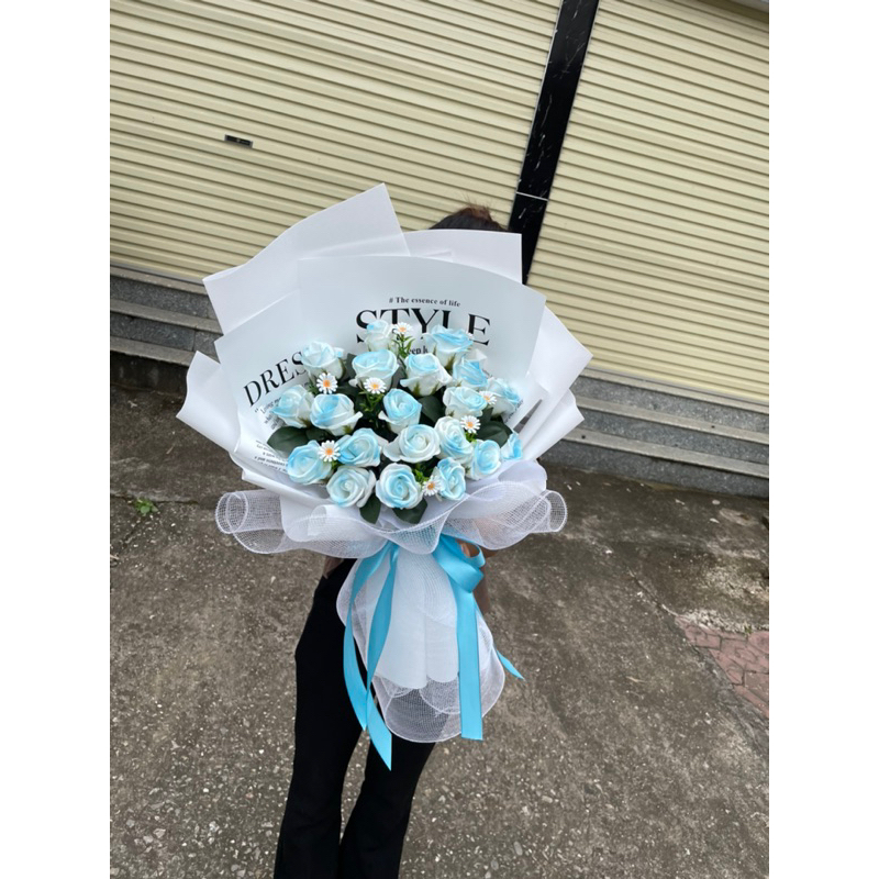 Bó hoa hồng xanh thiên thần màu lạ mắt