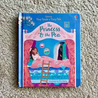 Usborne Peep Inside a Fairy Tale The Princess and the Pea Đồ dạng khám phá cho bé