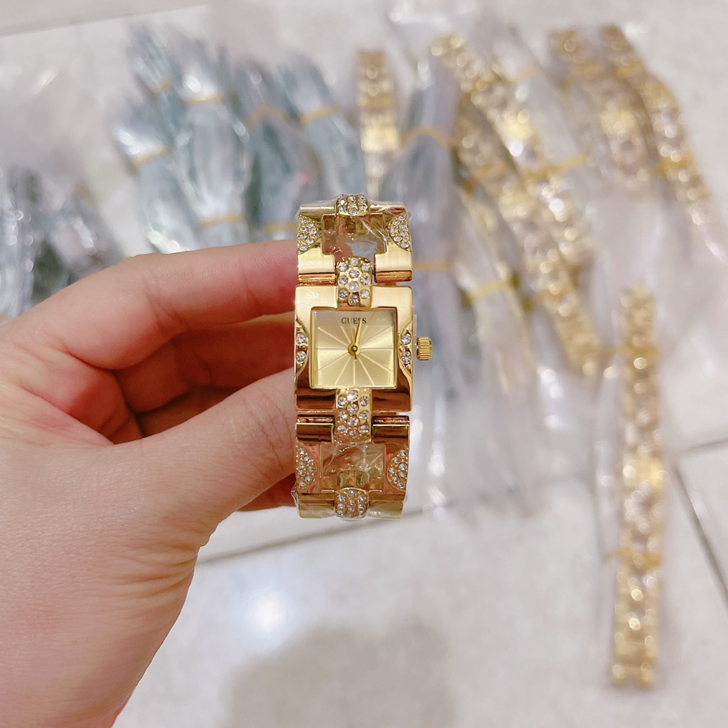 Đồng Hồ Nữ Guess Lắc tay mặt vuông size :19mm, mẫu hot thời trang , chống nước 3atm, bảo hành 6 tháng , dành cho nữ