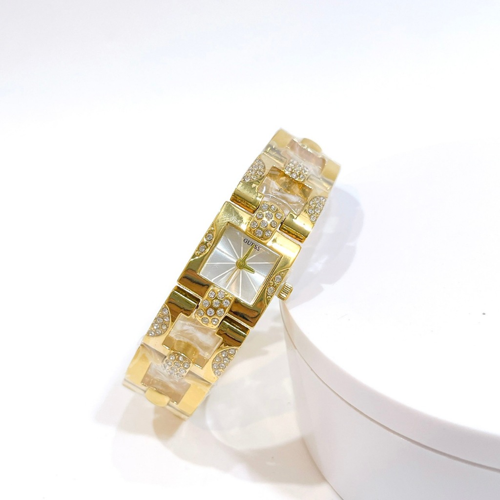 Đồng Hồ Nữ Guess Lắc tay mặt vuông size :19mm, mẫu hot thời trang , chống nước 3atm, bảo hành 6 tháng , dành cho nữ