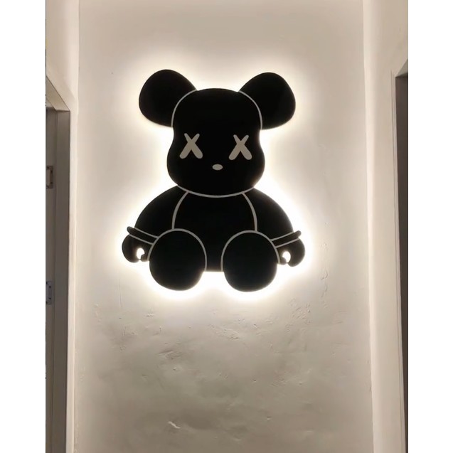 Tranh chibi gấu bearbrick có gắn đèn led cao cấp, Tranh đèn led tráng gương có led
