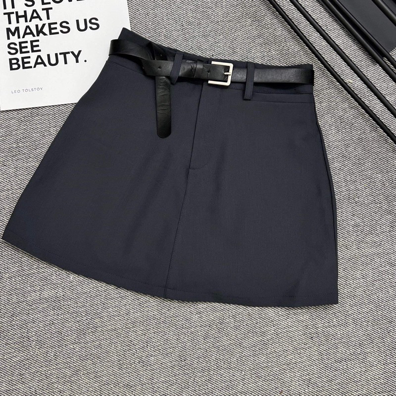 Chân váy A dáng ngắn kèm đai lưng