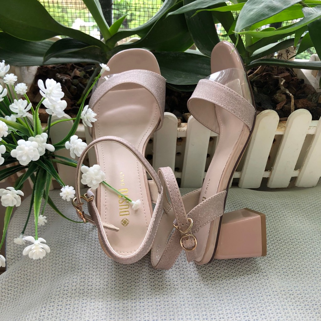 Giày Sandal Nữ DUSTO Đơn Giản Thời Trang Quai Ánh Kim Giày Gót Vuông Cao 5Cm Khóa Cài da mềm, lót đế êm đế có độ bám tốt