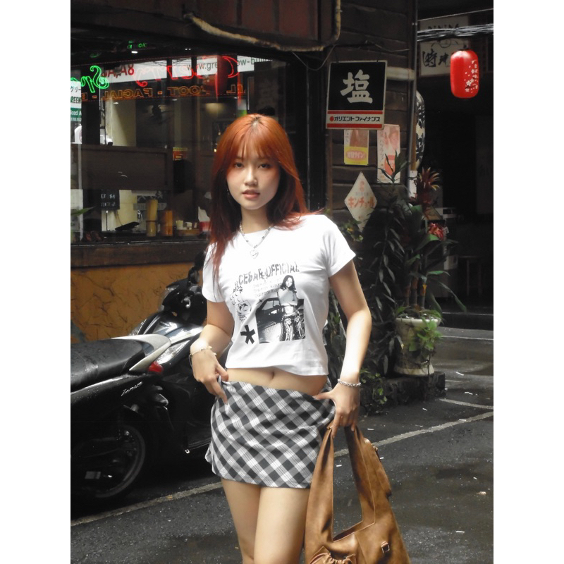 Cesar - Áo baby tee phong cách Y2K