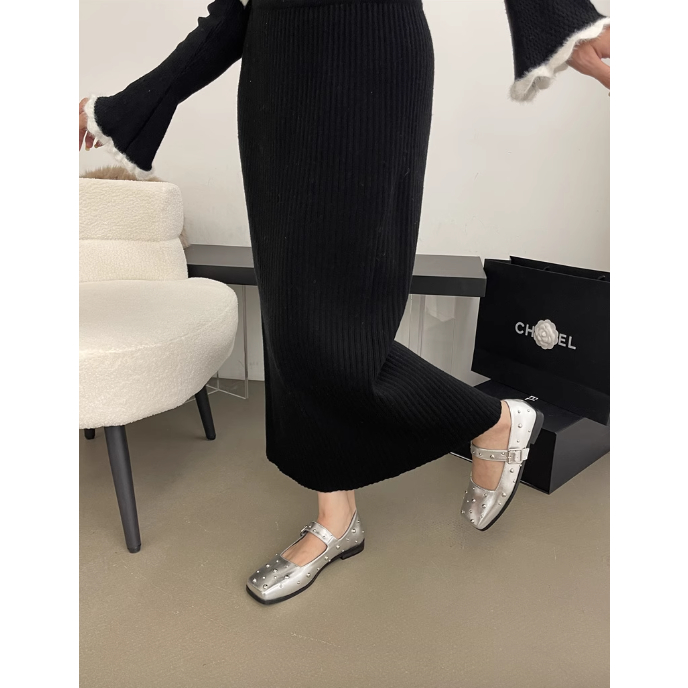 Giày búp bê Mary Jane đính đinh tán gót vuông thấp cho nữ mũi vuông cho nữ 2023