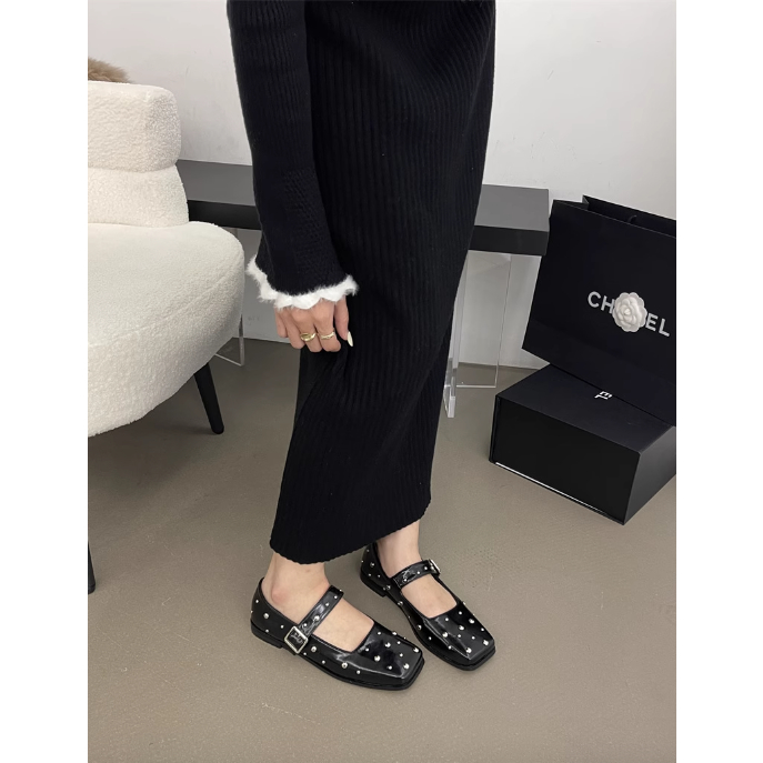 Giày búp bê Mary Jane đính đinh tán gót vuông thấp cho nữ mũi vuông cho nữ 2023