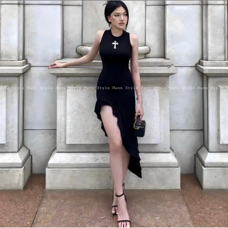 ĐẦM BODY DÁNG DÀI SÁT NÁCH XẺ TÀ VIỀN BÈO HÁCH CHÂN