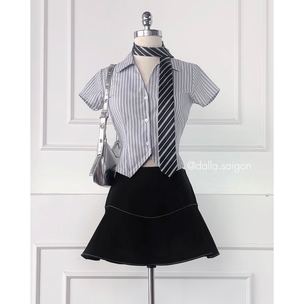 DALLA Áo sơ mi ôm 3 nút tay ngắn