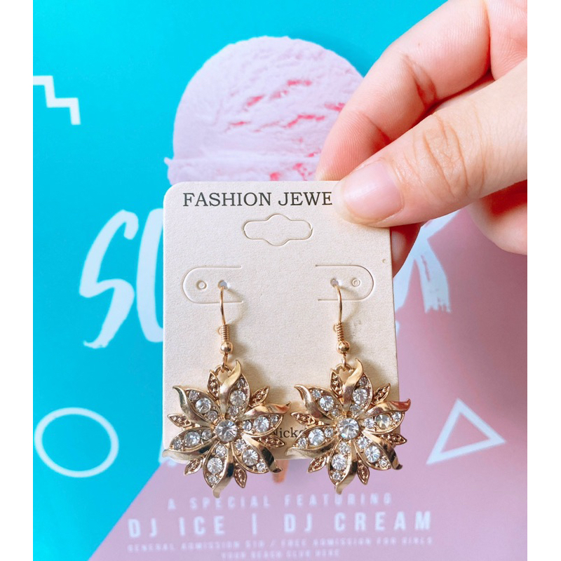 BÔNG TAI XUẤT XỊN