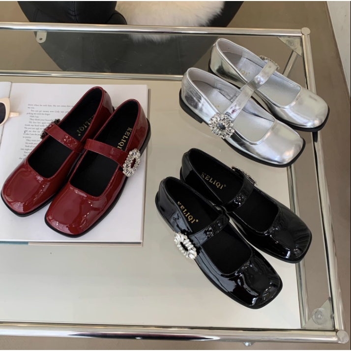 Giày búp bê gót bằng Mary Jane quai đính đá mũi vuông da trơn bóng nữ 2023