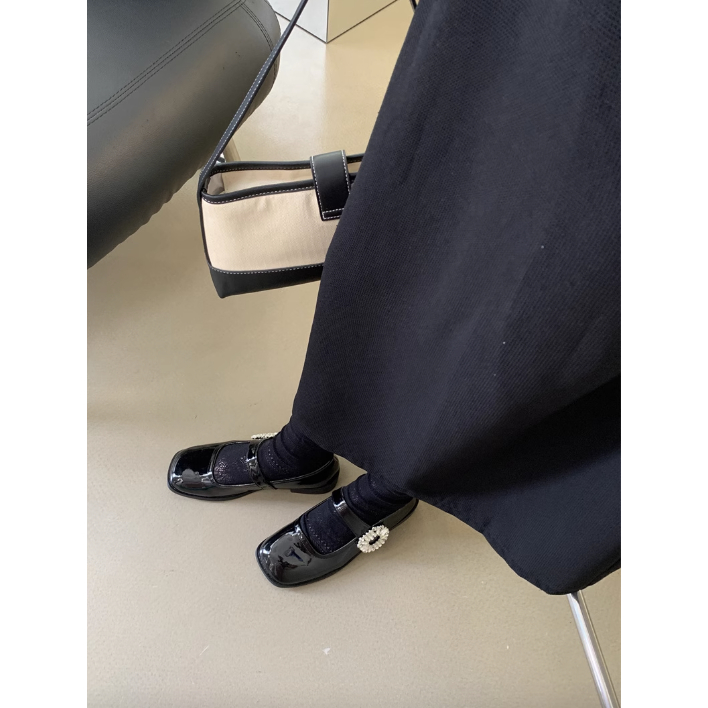 Giày búp bê gót bằng Mary Jane quai đính đá mũi vuông da trơn bóng nữ 2023