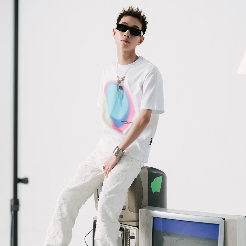 Áo Thun DirtyCoins Gradient Regular T-shirt - White