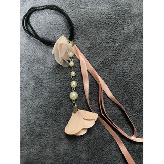 cột tóc kiểu màu cam nhạt