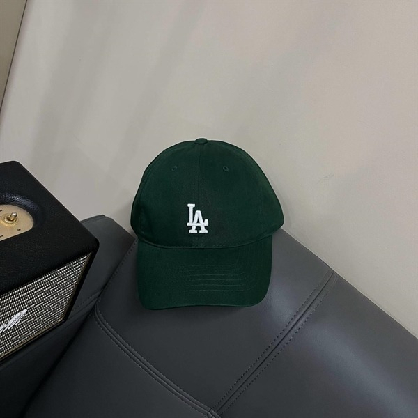 Mũ/Nón Lưỡi Trai Mlb  *Logo Ny* - Trắng- Dây Dài - Authentic 100%