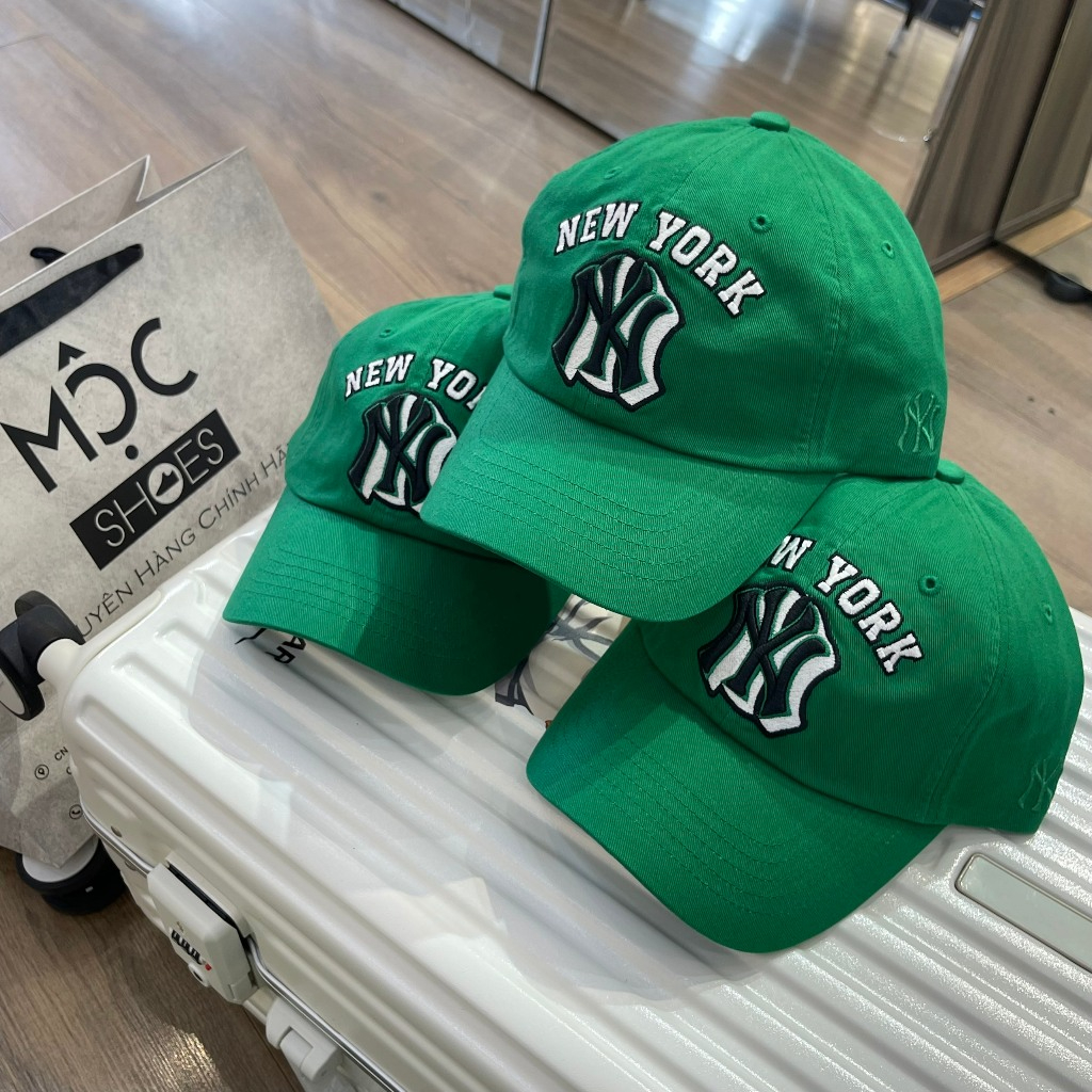 Mũ/Nón Lưỡi Trai Mlb  *Logo B Tim Đỏ* - Đen - Authentic 100%