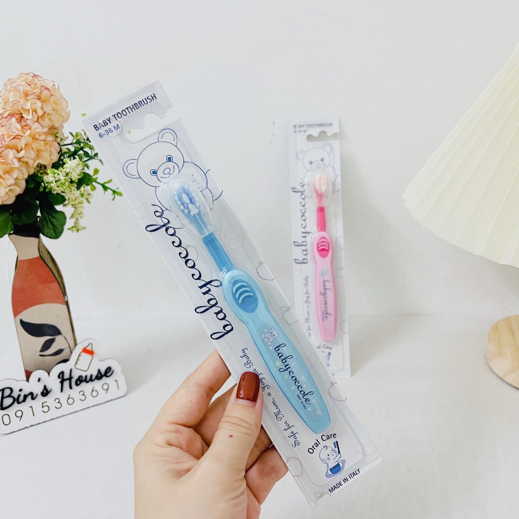 Bàn chải đánh răng Babycoccole cho bé từ 6 - 36 tháng tuổi
