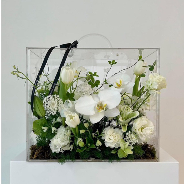 Hộp mica trong có quai xách- Hộp vali mica cắm hoa tươi- Sen đá- hoa lan