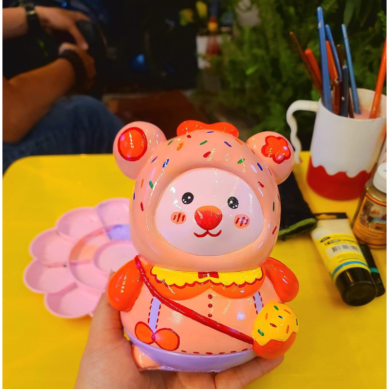 Tượng thạch cao tô màu gấu béo đeo túi chéo size lớn- Tượng tô màu cho bé tặng kèm cọ và màu vẽ acrylic