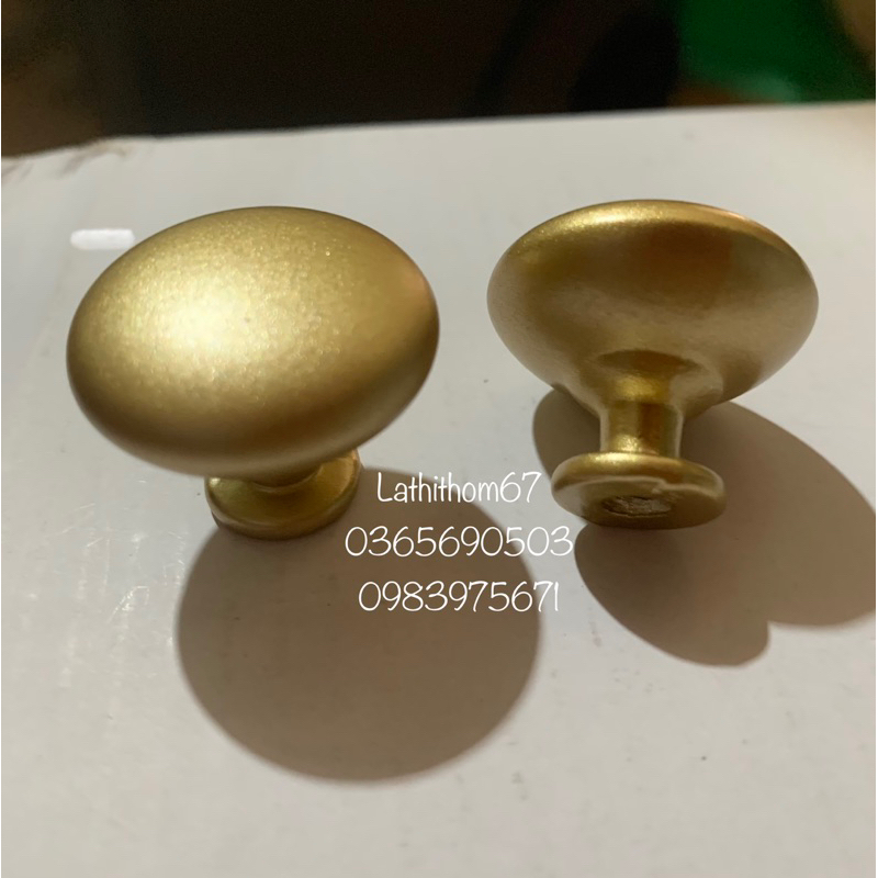 Tay nắm cửa hợp kim nhôm hình tròn màu Vàng đồng. Núm tủ