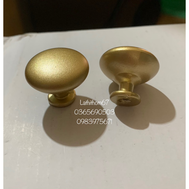 Tay nắm cửa hợp kim nhôm hình tròn màu Vàng đồng. Núm tủ