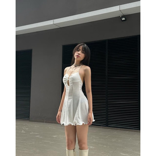 Đầm yếm xoè cuốn biên khoen ngực
