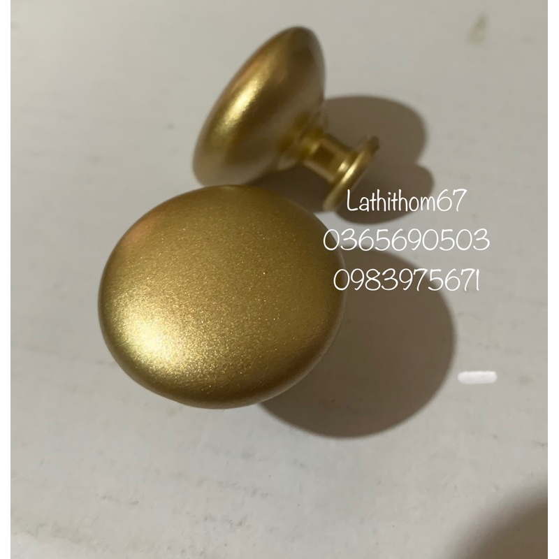 Tay nắm cửa hợp kim nhôm hình tròn màu Vàng đồng. Núm tủ