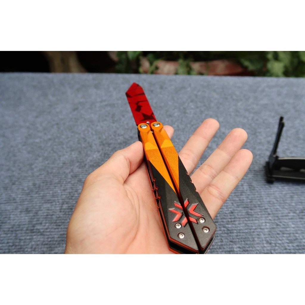 Champion Valorant full hợp kim Inox. Tặng giá đỡ decor cực ngầu