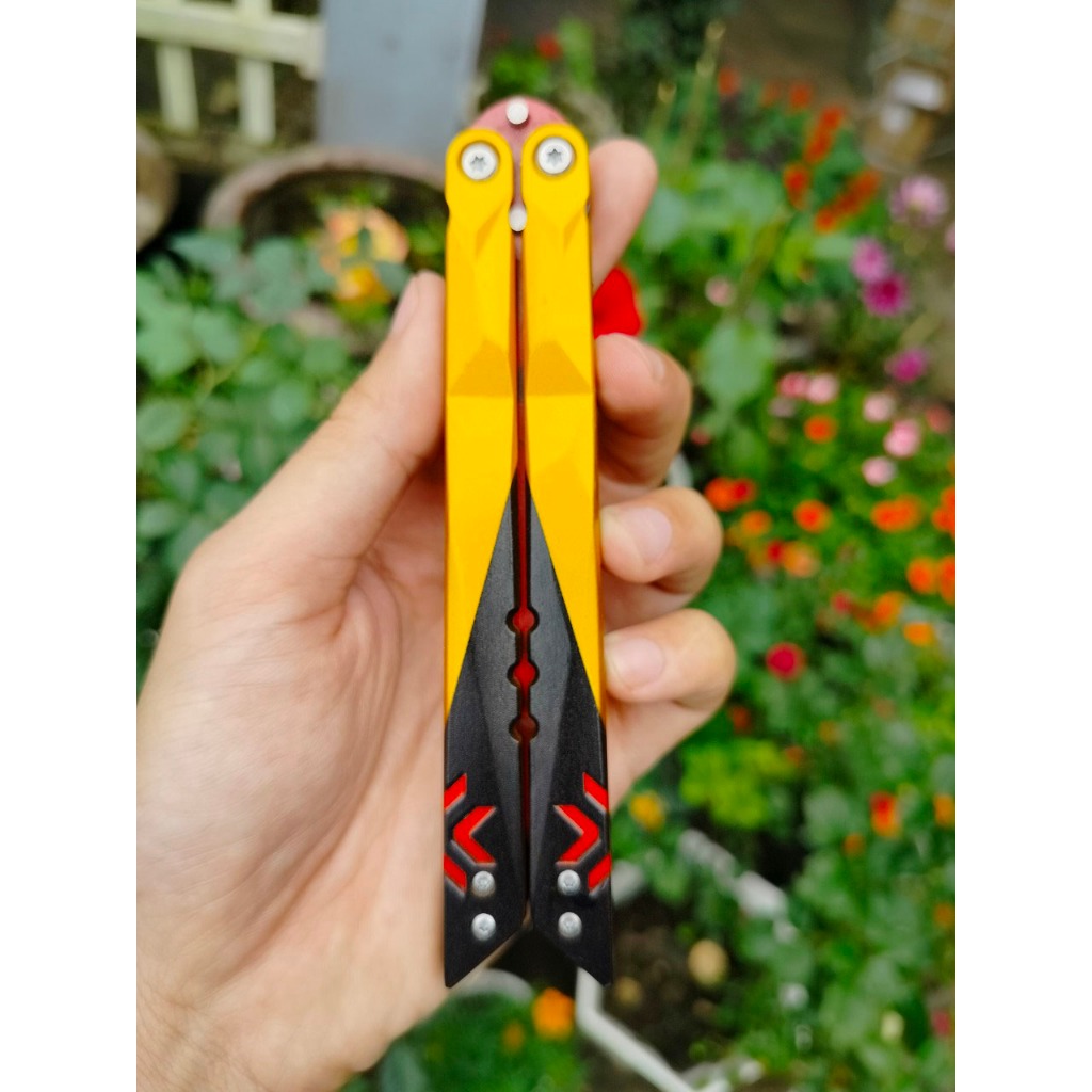 Champion Valorant full hợp kim Inox. Tặng giá đỡ decor cực ngầu