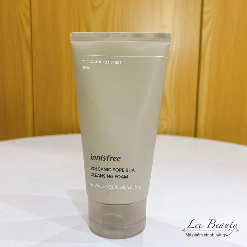 Sữa Rửa Mặt Innisfree Tro Núi Lửa Jeju Volcanic Pore Cleansing Foam 150ml