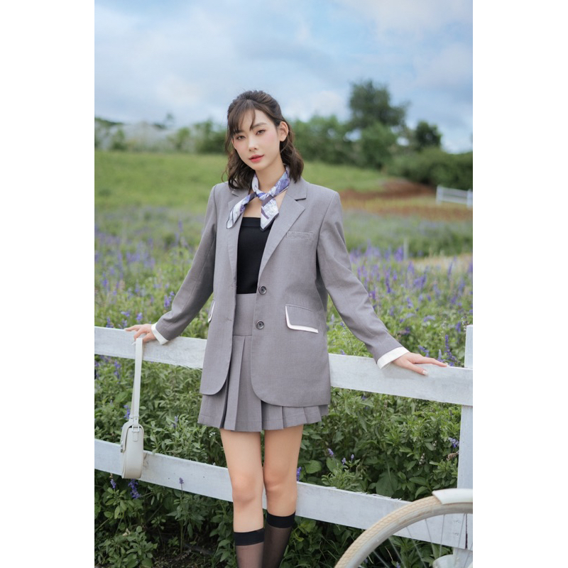 Set áo long sleeve blazer và chân váy pleated grey MADELEN