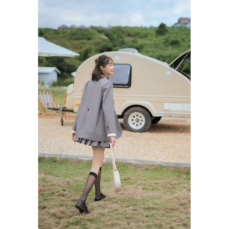 Set áo long sleeve blazer và chân váy pleated grey MADELEN