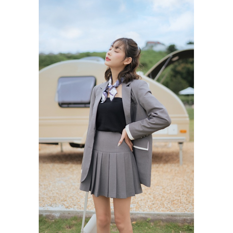 Set áo long sleeve blazer và chân váy pleated grey MADELEN